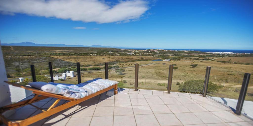 Fly Me To The Moon Guesthouse Mossel Bay Exterior foto